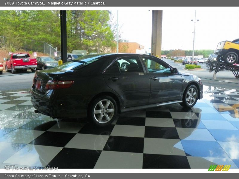 Magnetic Gray Metallic / Charcoal 2009 Toyota Camry SE