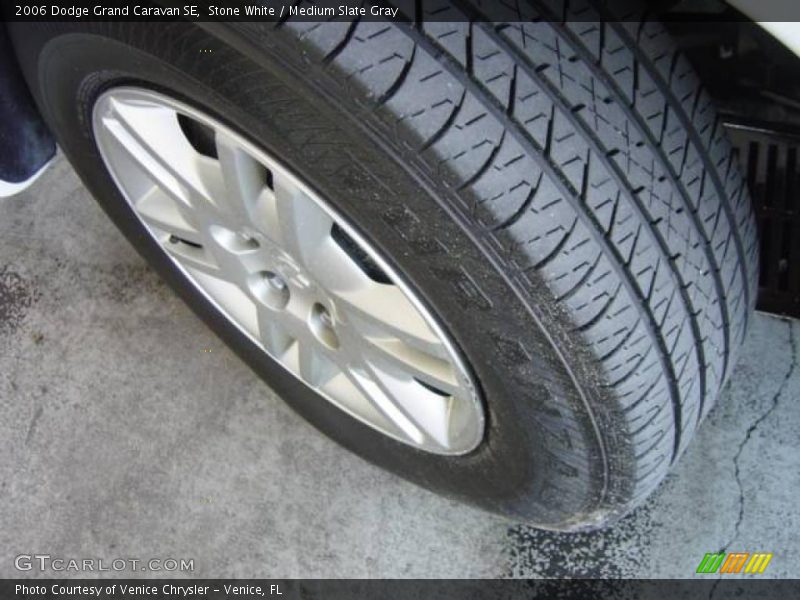 Stone White / Medium Slate Gray 2006 Dodge Grand Caravan SE