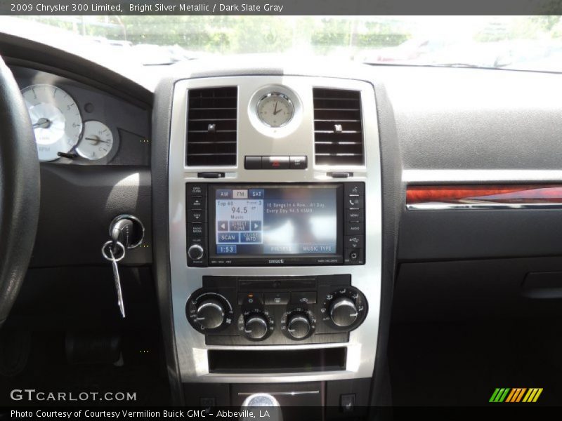 Bright Silver Metallic / Dark Slate Gray 2009 Chrysler 300 Limited