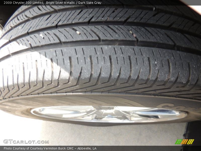 Bright Silver Metallic / Dark Slate Gray 2009 Chrysler 300 Limited