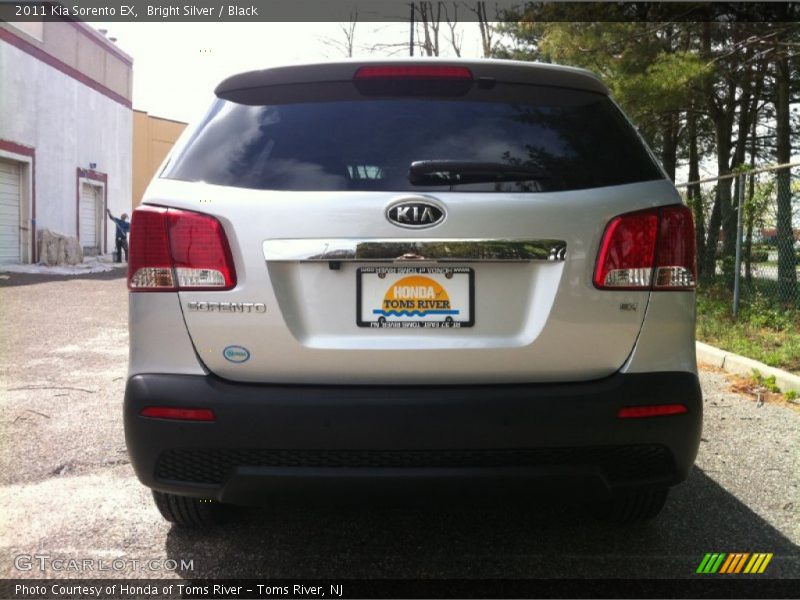 Bright Silver / Black 2011 Kia Sorento EX