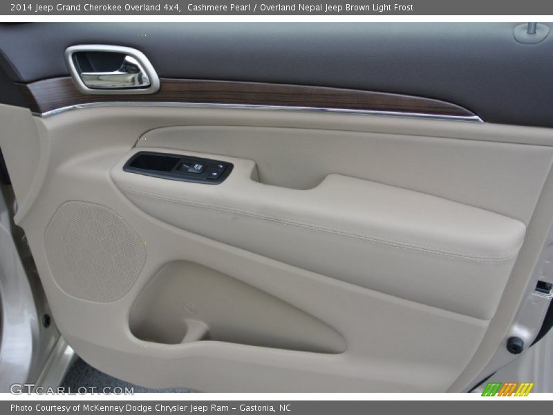 Door Panel of 2014 Grand Cherokee Overland 4x4