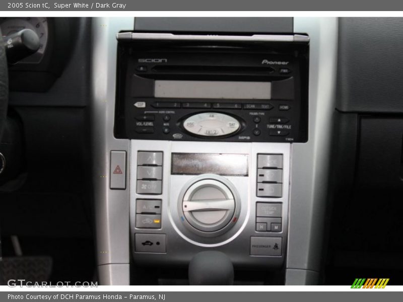 Super White / Dark Gray 2005 Scion tC
