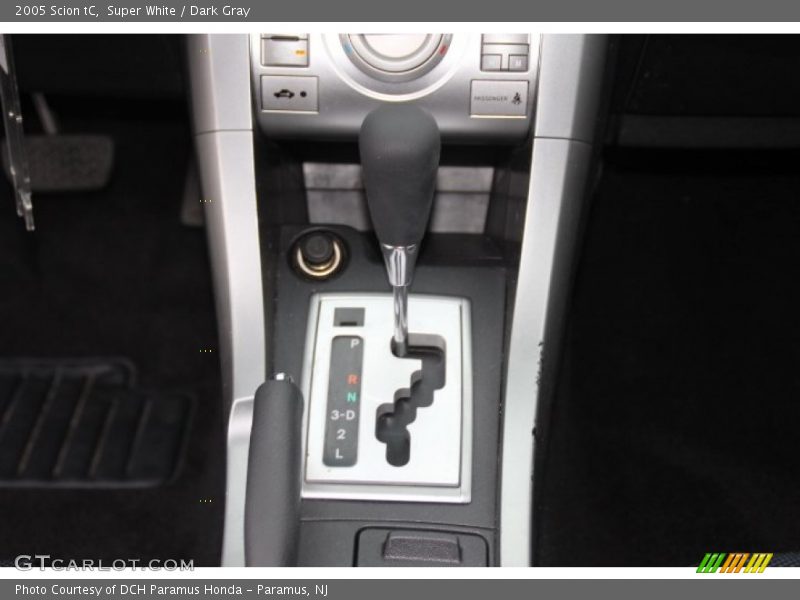 Super White / Dark Gray 2005 Scion tC