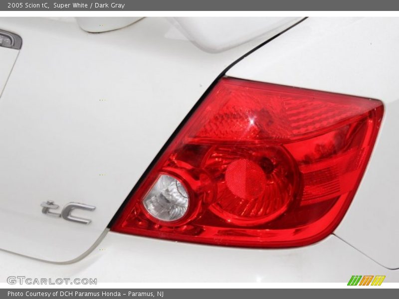 Super White / Dark Gray 2005 Scion tC
