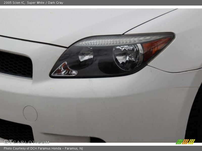 Super White / Dark Gray 2005 Scion tC