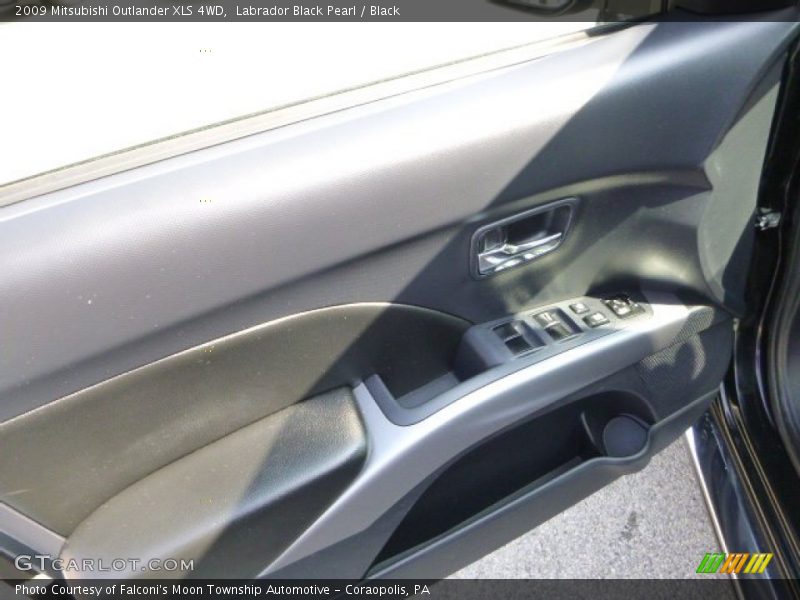 Labrador Black Pearl / Black 2009 Mitsubishi Outlander XLS 4WD