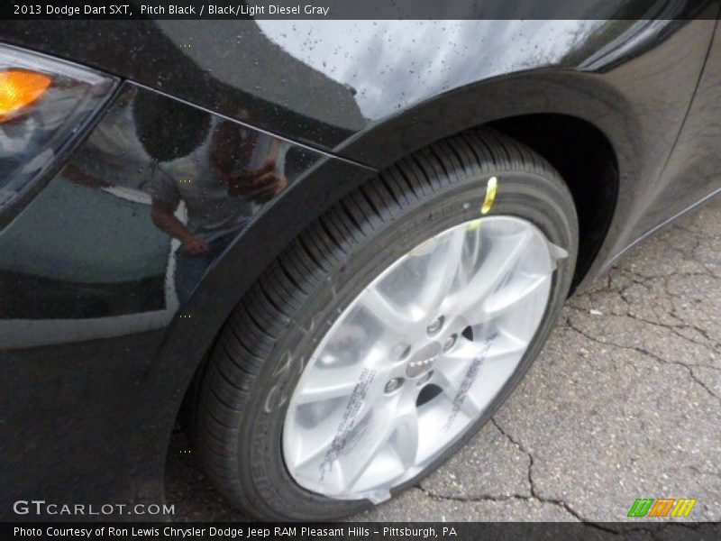 Pitch Black / Black/Light Diesel Gray 2013 Dodge Dart SXT