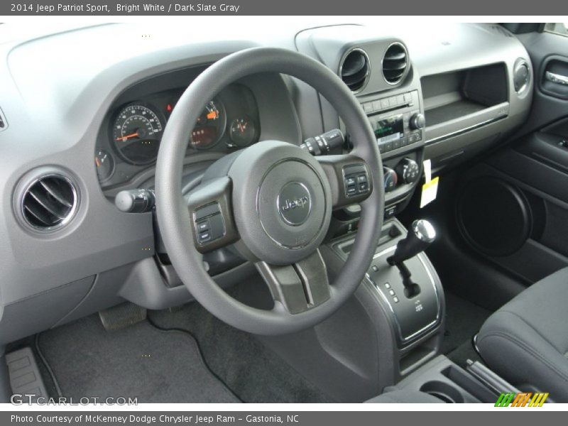 Dashboard of 2014 Patriot Sport