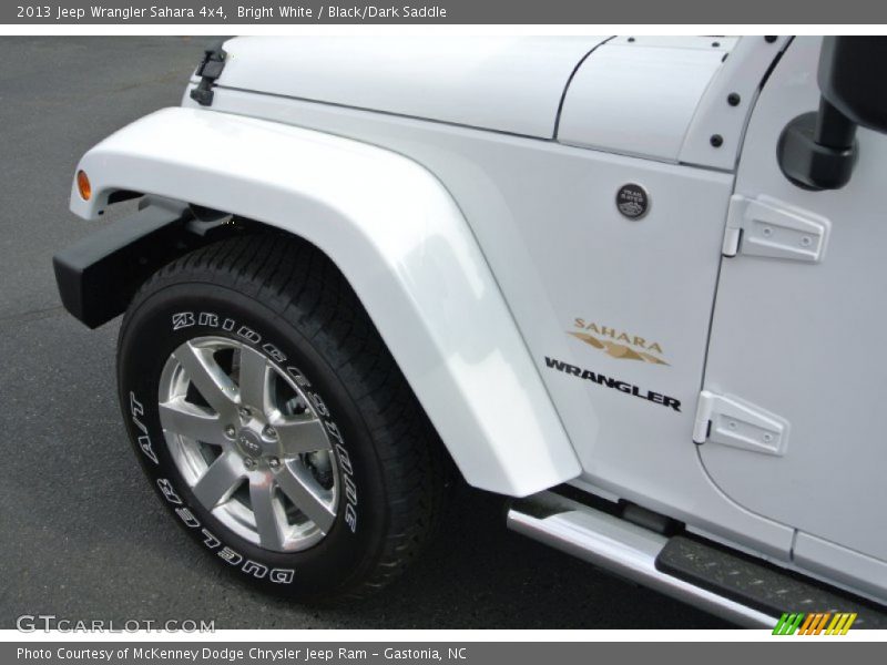 Bright White / Black/Dark Saddle 2013 Jeep Wrangler Sahara 4x4