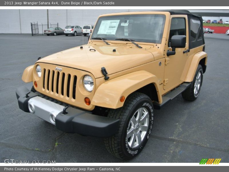 Front 3/4 View of 2013 Wrangler Sahara 4x4