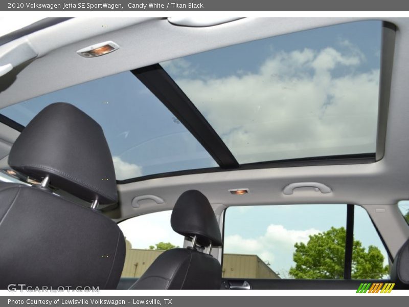 Sunroof of 2010 Jetta SE SportWagen