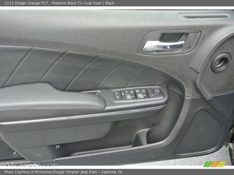 Phantom Black Tri-Coat Pearl / Black 2013 Dodge Charger R/T