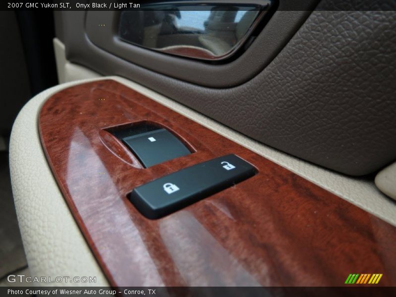 Onyx Black / Light Tan 2007 GMC Yukon SLT
