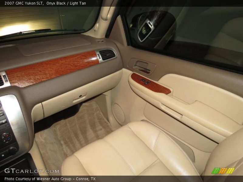 Onyx Black / Light Tan 2007 GMC Yukon SLT
