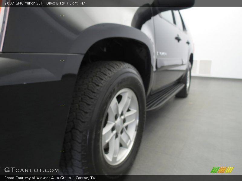 Onyx Black / Light Tan 2007 GMC Yukon SLT