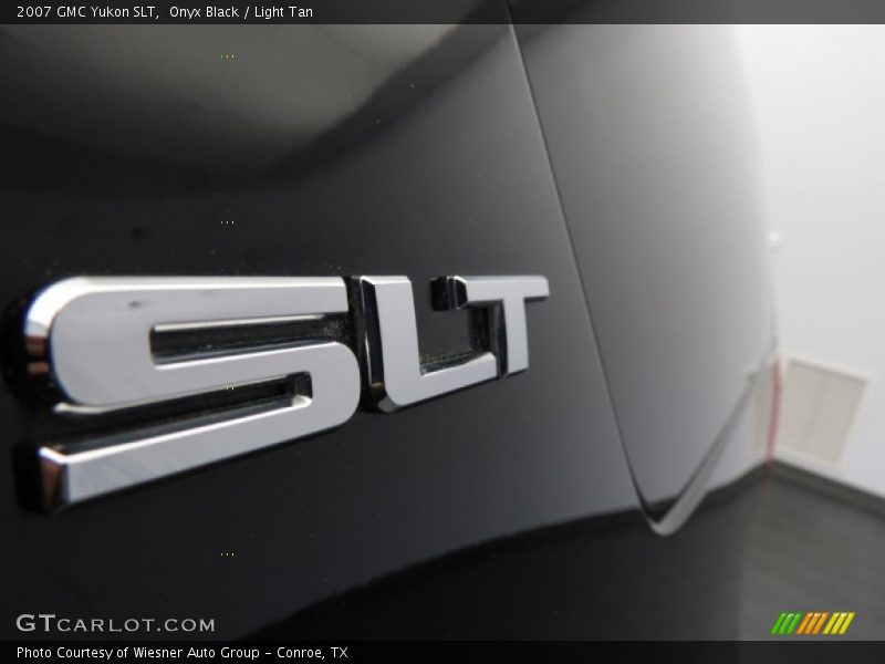 Onyx Black / Light Tan 2007 GMC Yukon SLT