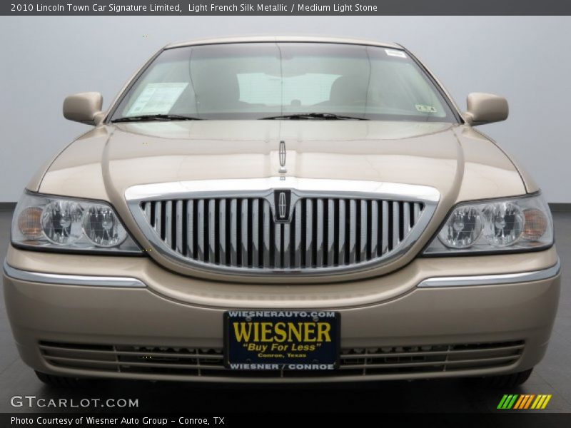 Light French Silk Metallic / Medium Light Stone 2010 Lincoln Town Car Signature Limited