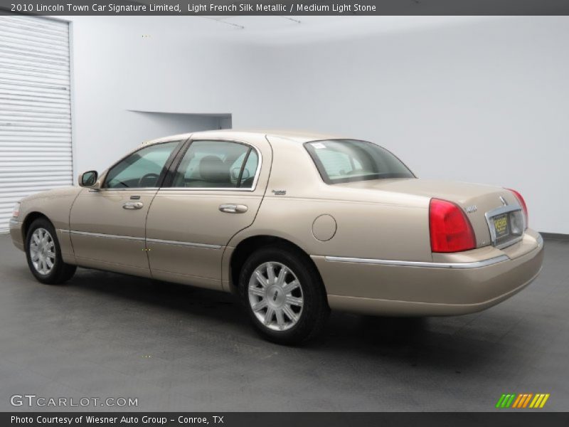 Light French Silk Metallic / Medium Light Stone 2010 Lincoln Town Car Signature Limited
