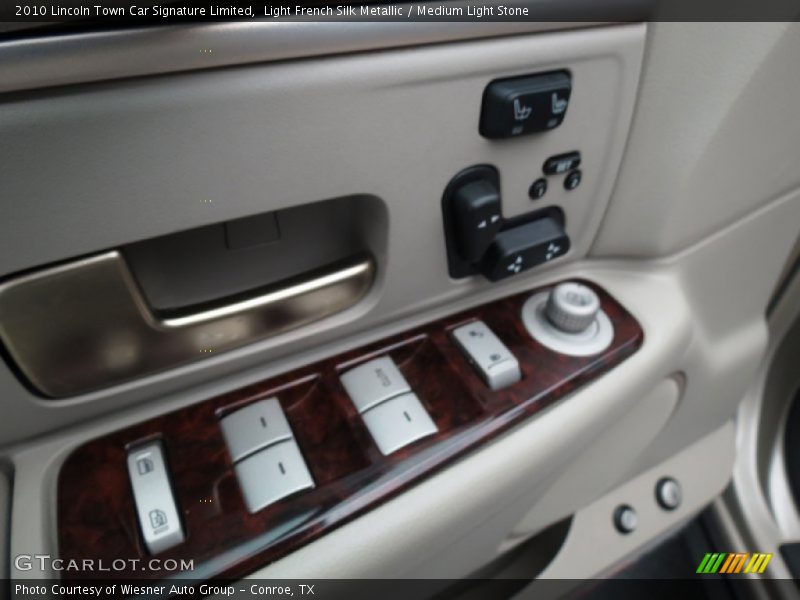 Light French Silk Metallic / Medium Light Stone 2010 Lincoln Town Car Signature Limited