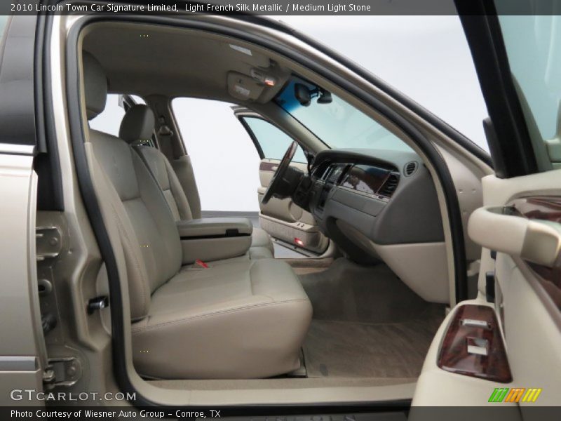 Light French Silk Metallic / Medium Light Stone 2010 Lincoln Town Car Signature Limited