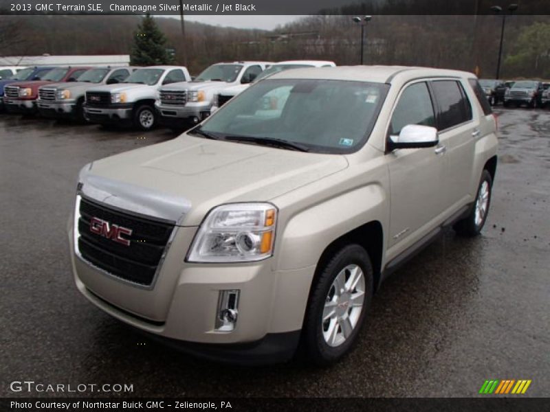 Front 3/4 View of 2013 Terrain SLE