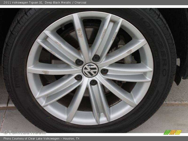Deep Black Metallic / Charcoal 2011 Volkswagen Tiguan SE