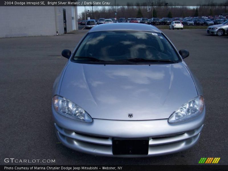 Bright Silver Metallic / Dark Slate Gray 2004 Dodge Intrepid SE