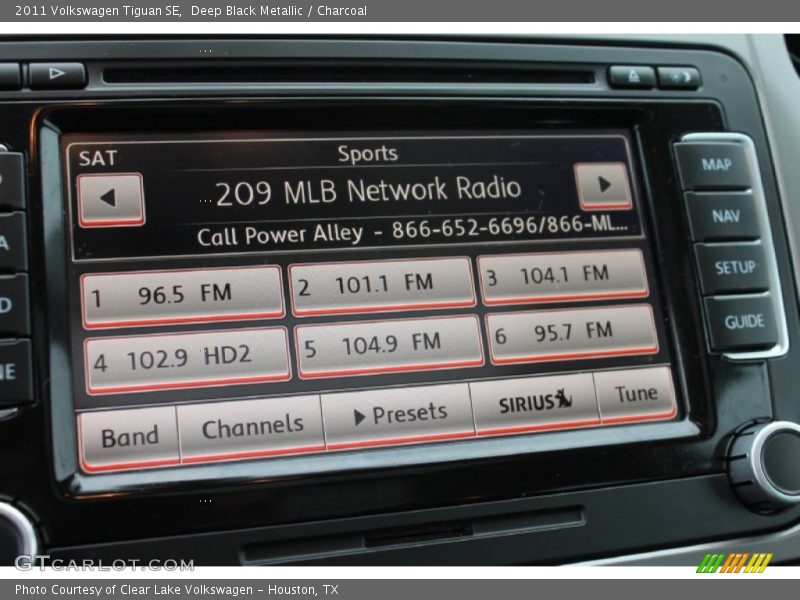 Deep Black Metallic / Charcoal 2011 Volkswagen Tiguan SE