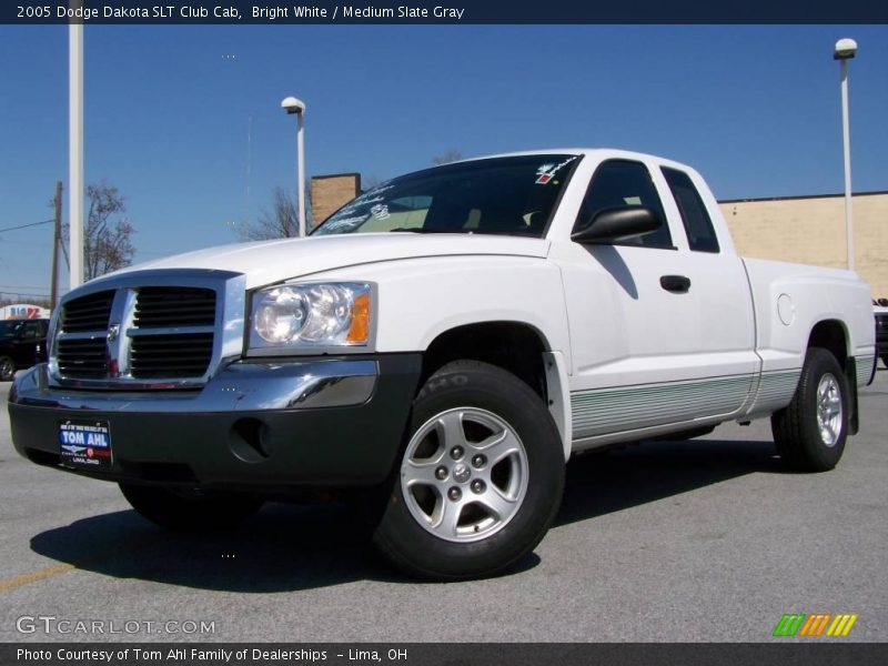 Bright White / Medium Slate Gray 2005 Dodge Dakota SLT Club Cab