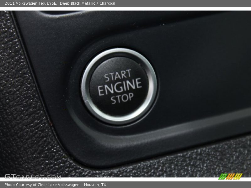 Deep Black Metallic / Charcoal 2011 Volkswagen Tiguan SE