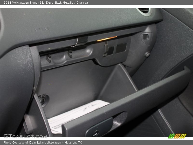 Deep Black Metallic / Charcoal 2011 Volkswagen Tiguan SE