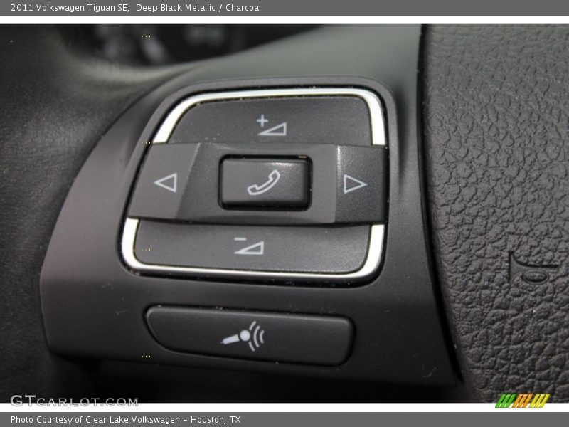 Deep Black Metallic / Charcoal 2011 Volkswagen Tiguan SE