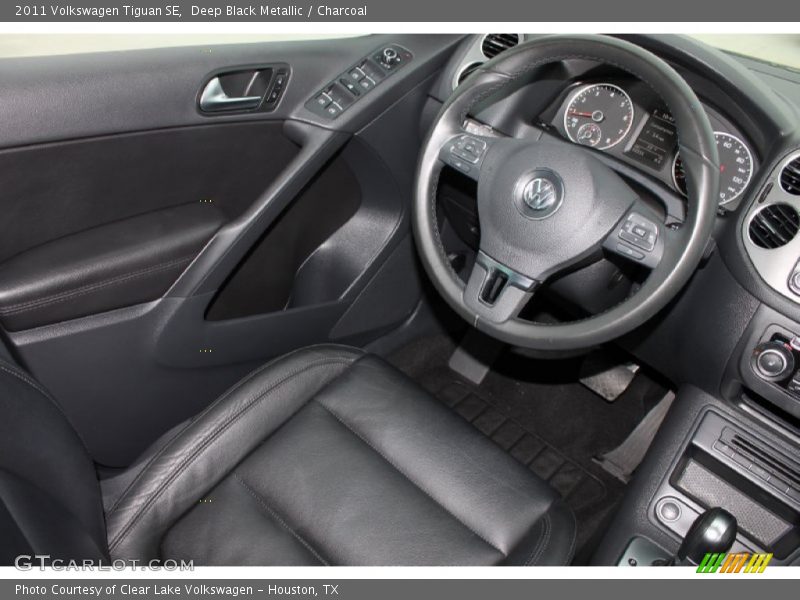 Deep Black Metallic / Charcoal 2011 Volkswagen Tiguan SE