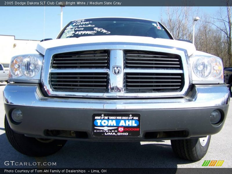 Bright White / Medium Slate Gray 2005 Dodge Dakota SLT Club Cab