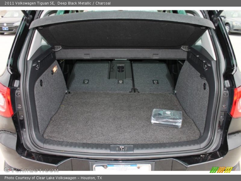 Deep Black Metallic / Charcoal 2011 Volkswagen Tiguan SE
