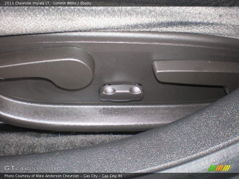 Summit White / Ebony 2011 Chevrolet Impala LT