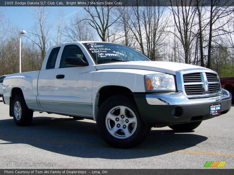 Bright White / Medium Slate Gray 2005 Dodge Dakota SLT Club Cab