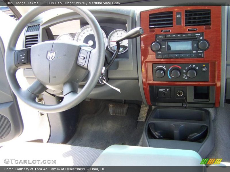 Bright White / Medium Slate Gray 2005 Dodge Dakota SLT Club Cab