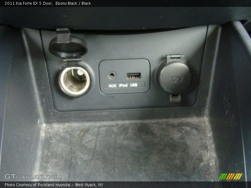 Ebony Black / Black 2011 Kia Forte EX 5 Door