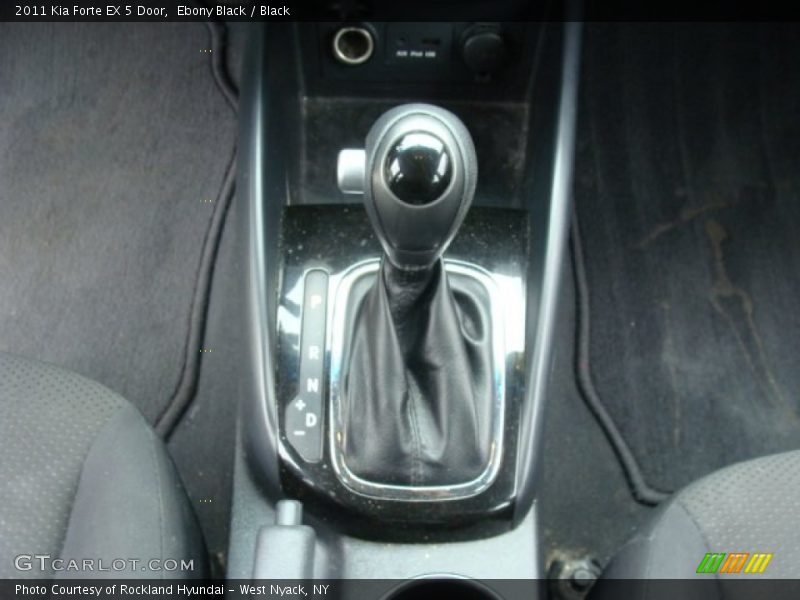 Ebony Black / Black 2011 Kia Forte EX 5 Door