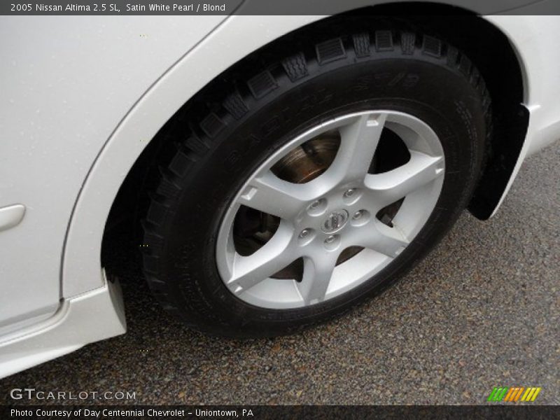 Satin White Pearl / Blond 2005 Nissan Altima 2.5 SL