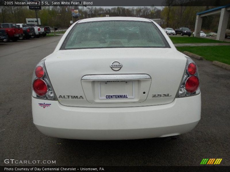 Satin White Pearl / Blond 2005 Nissan Altima 2.5 SL
