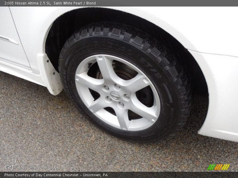 Satin White Pearl / Blond 2005 Nissan Altima 2.5 SL