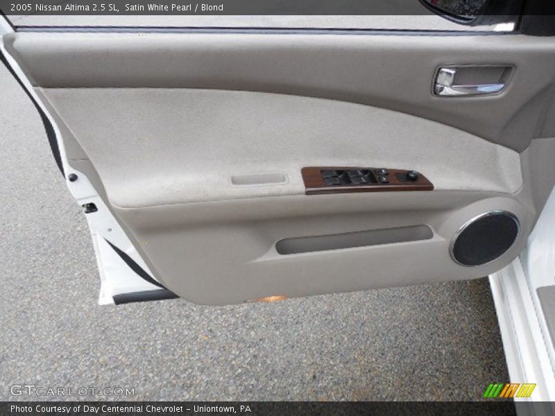 Satin White Pearl / Blond 2005 Nissan Altima 2.5 SL