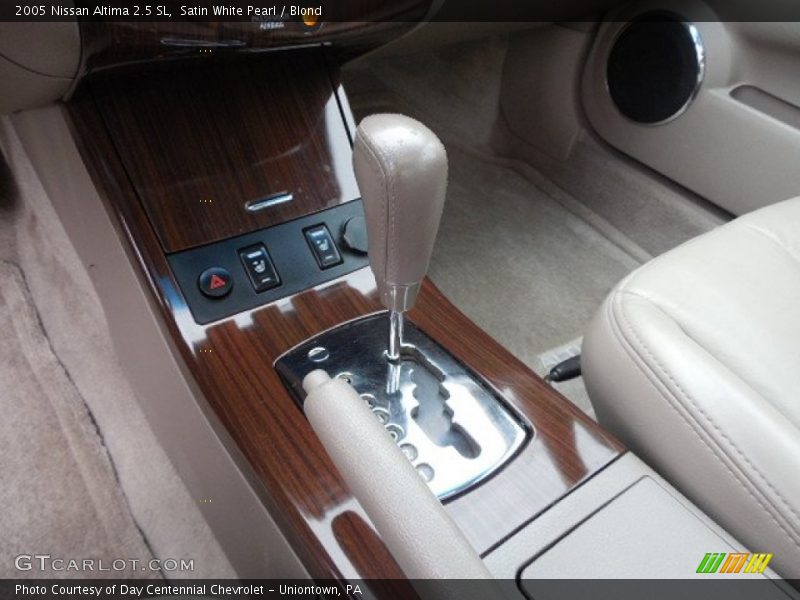 Satin White Pearl / Blond 2005 Nissan Altima 2.5 SL