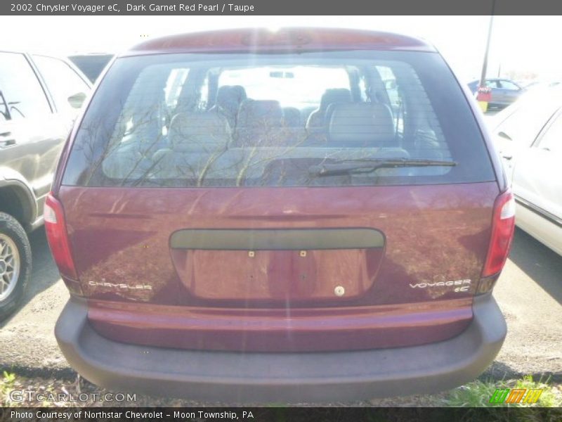 Dark Garnet Red Pearl / Taupe 2002 Chrysler Voyager eC