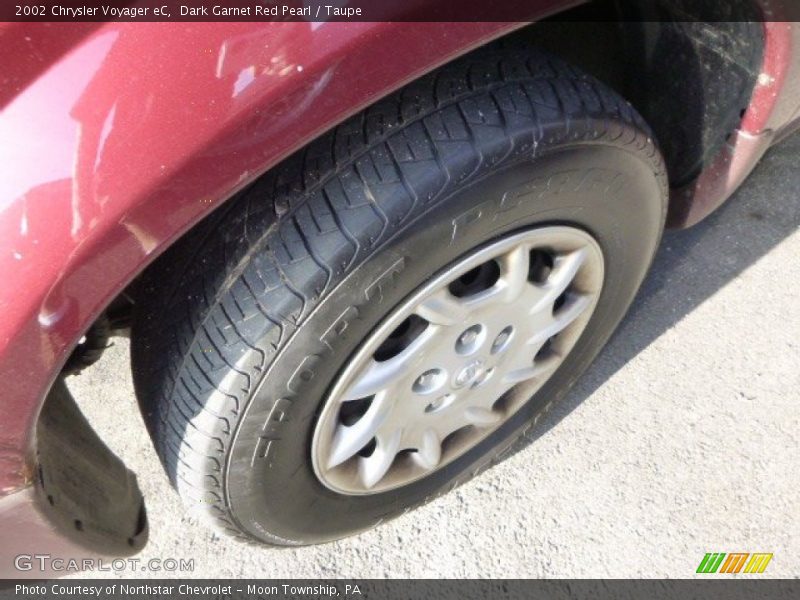 Dark Garnet Red Pearl / Taupe 2002 Chrysler Voyager eC