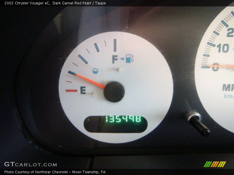 Dark Garnet Red Pearl / Taupe 2002 Chrysler Voyager eC