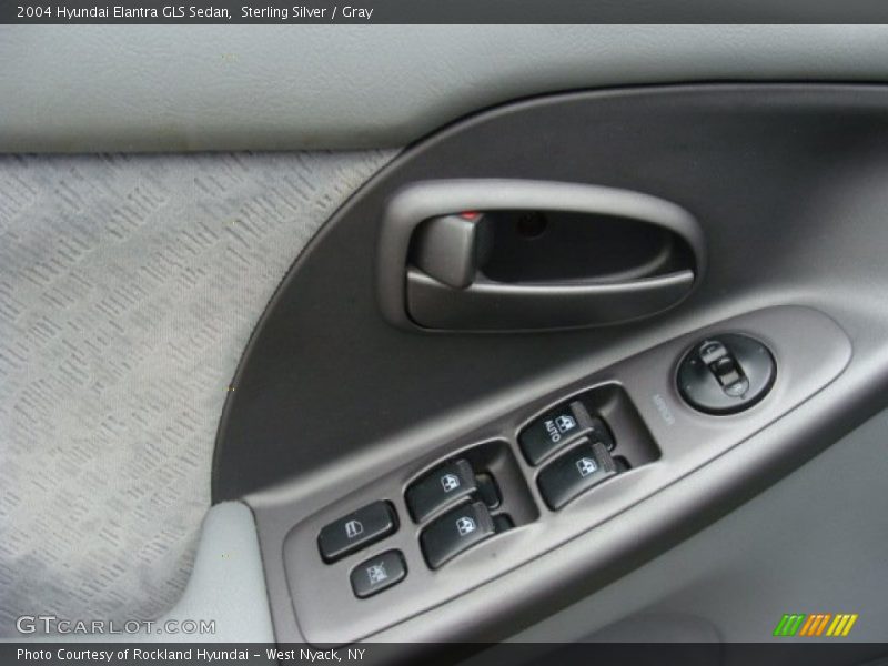 Sterling Silver / Gray 2004 Hyundai Elantra GLS Sedan